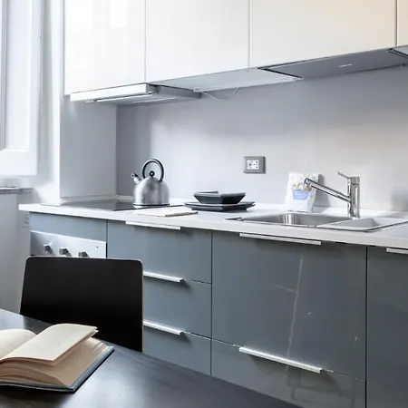 Plum Guide - Grey Gossamer Apartman Róma